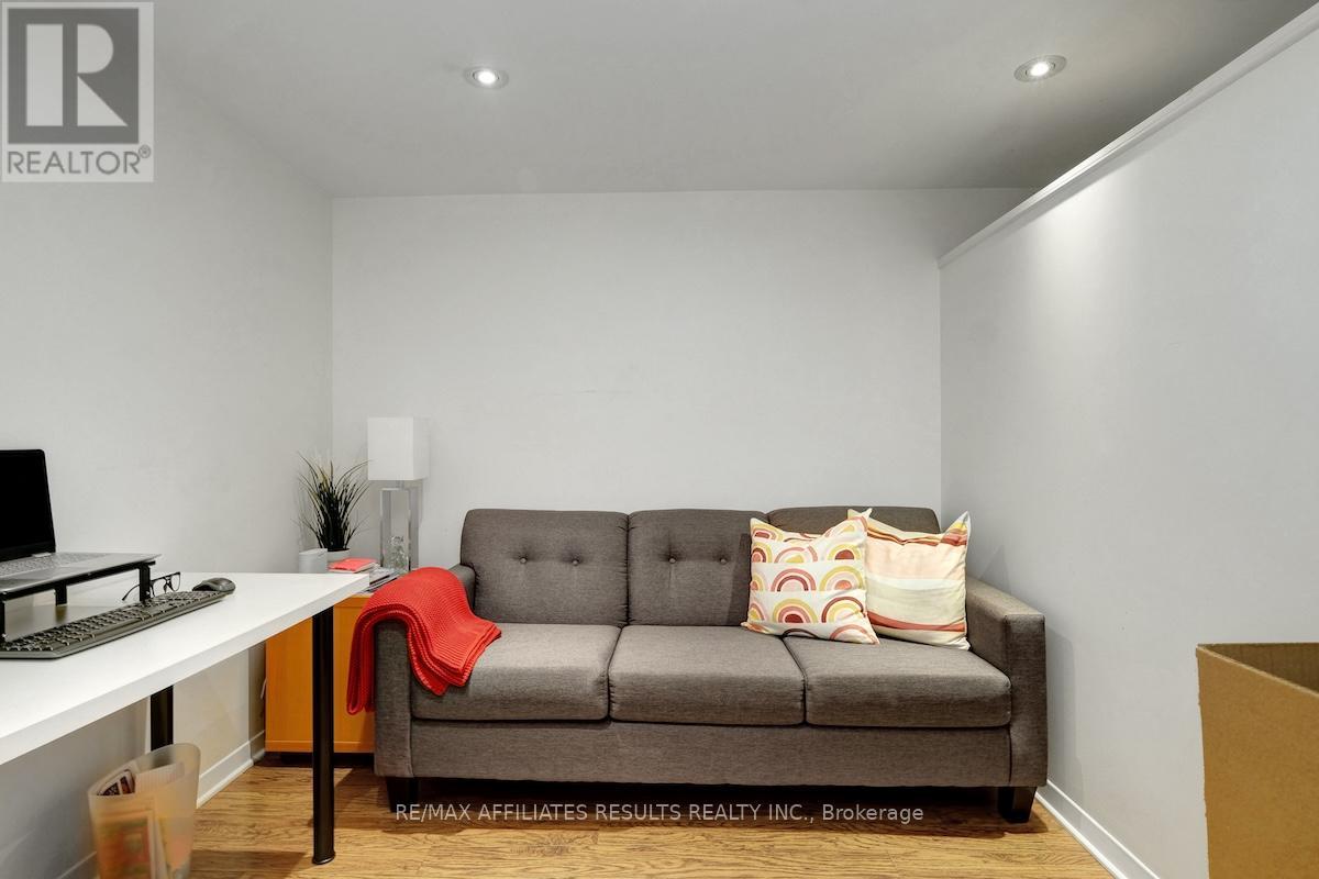 Photo 37 of 5 Tiffany Crescent, Ottawa ON