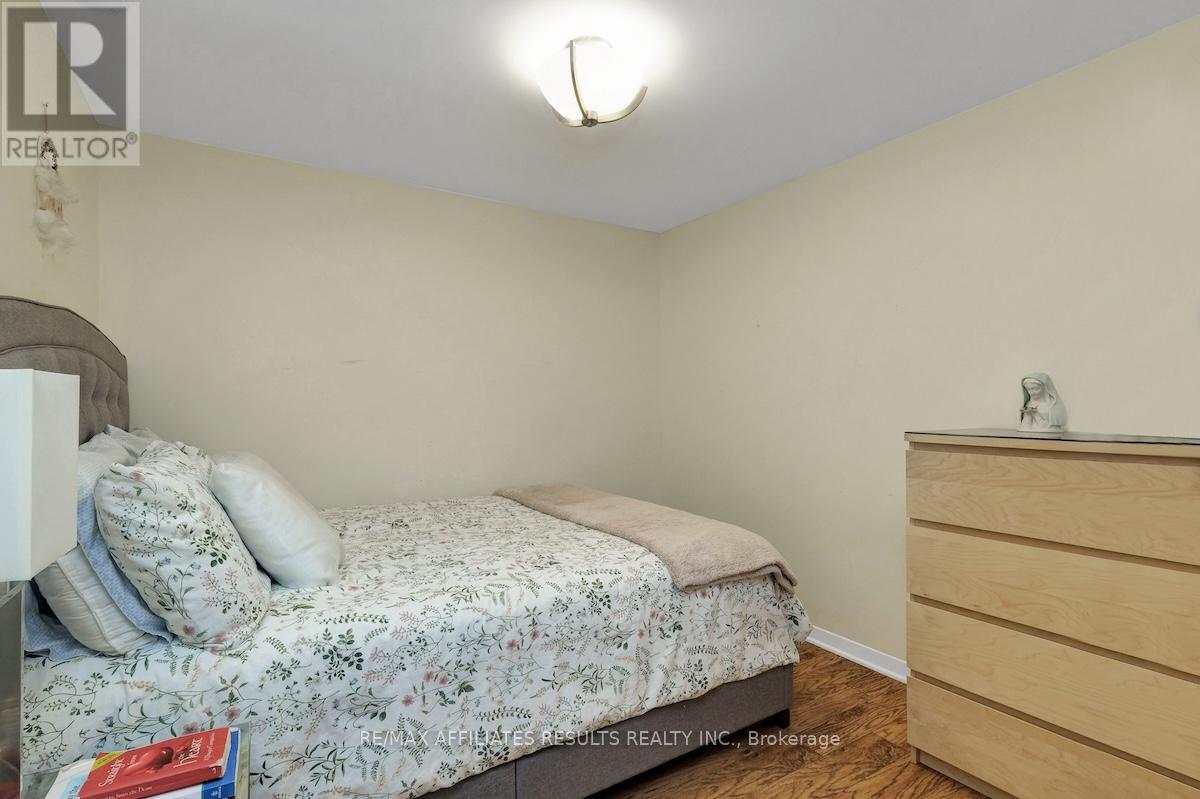Photo 39 of 5 Tiffany Crescent, Ottawa ON