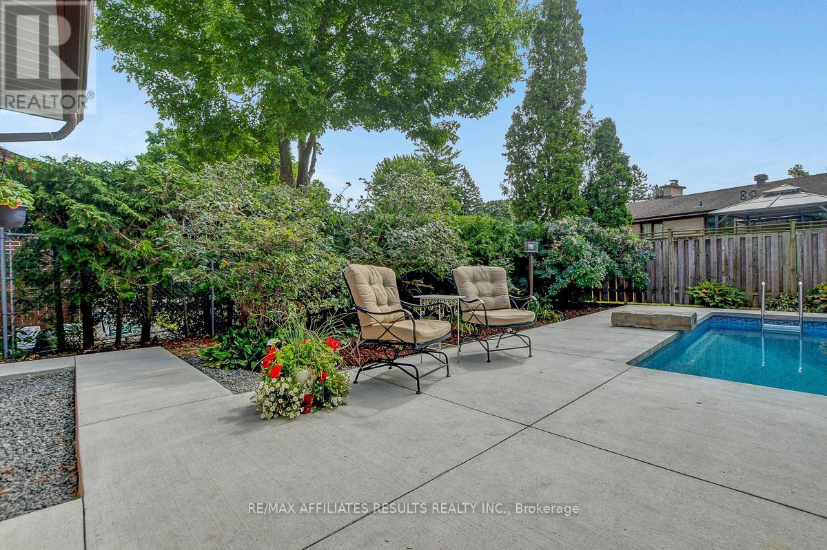 Photo 40 of 5 Tiffany Crescent, Ottawa ON