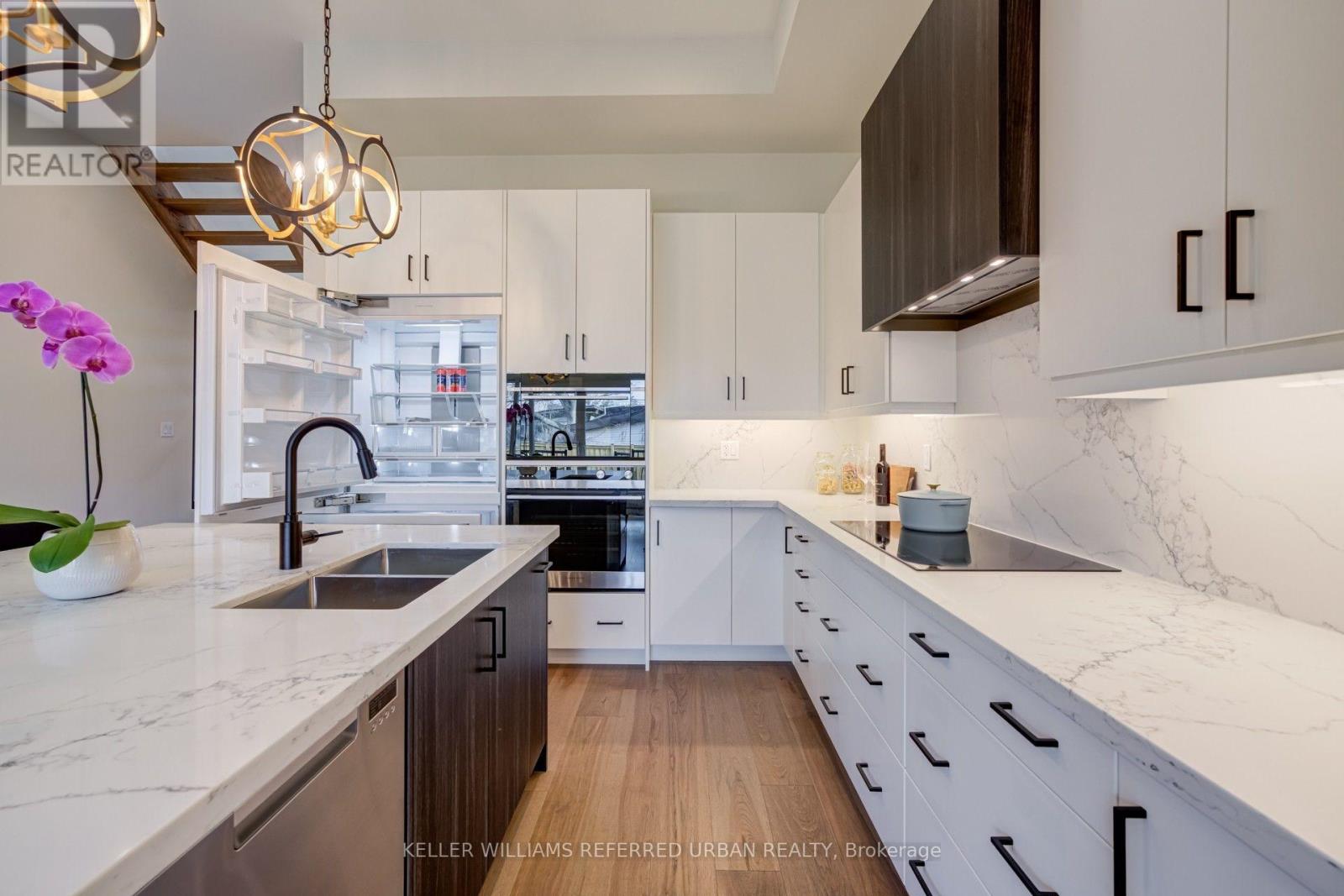 Photo 11 of 62 Ash Crescent, Toronto ON