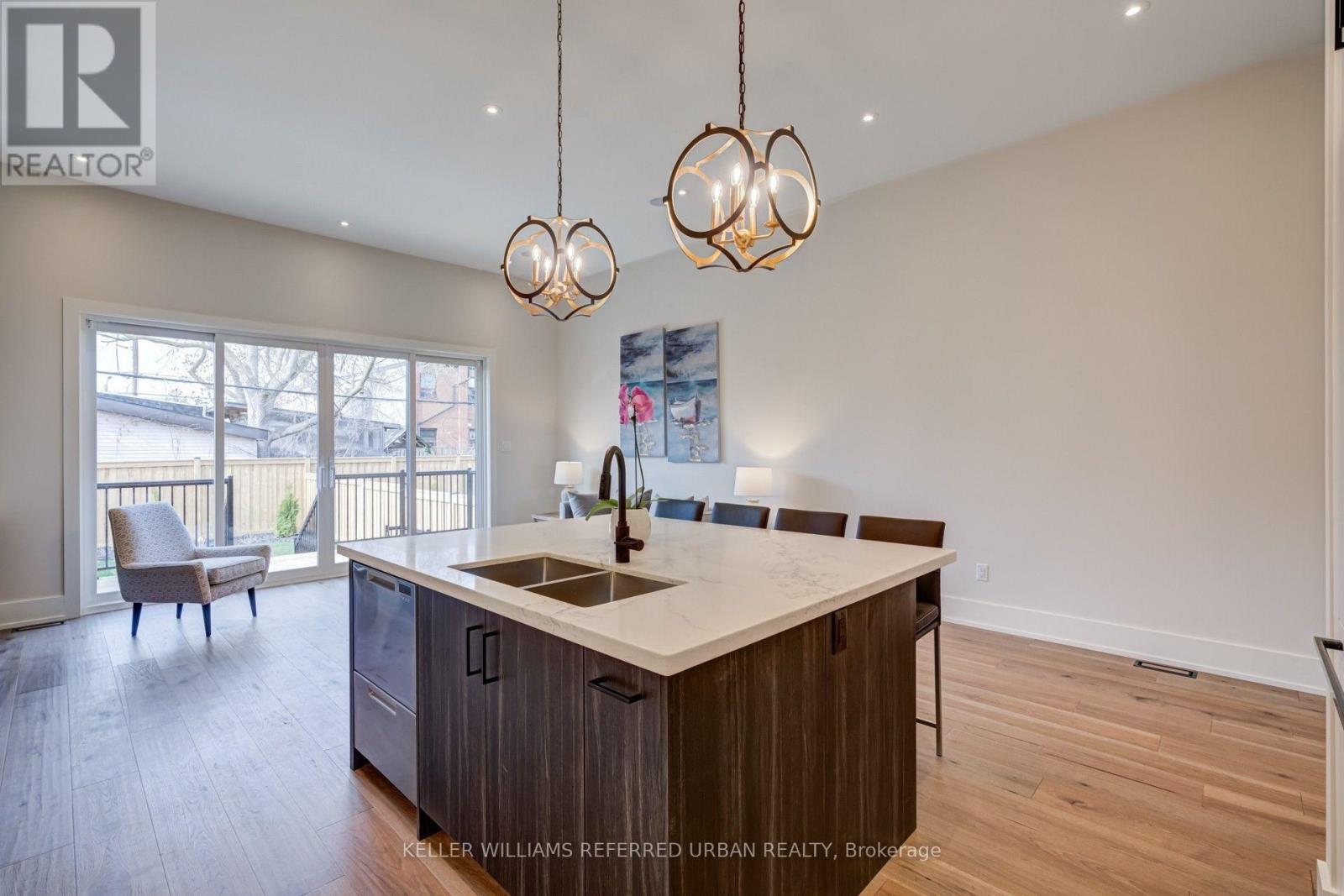Photo 13 of 62 Ash Crescent, Toronto ON
