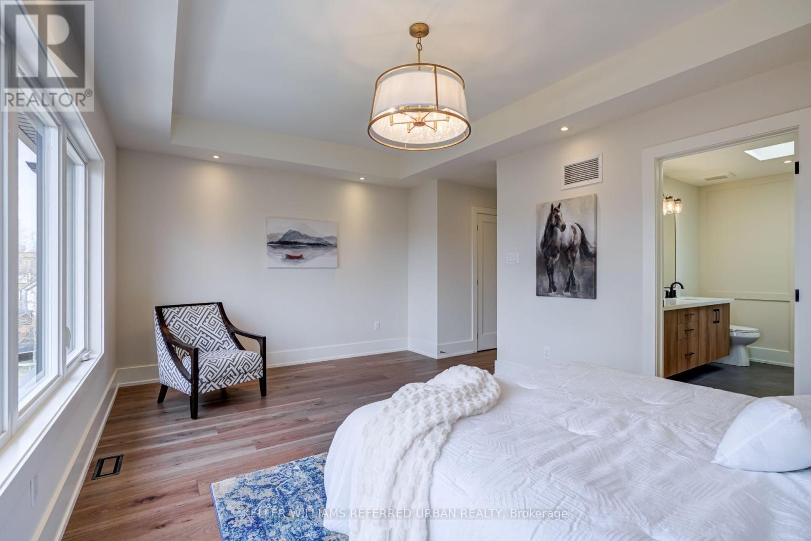 Photo 20 of 62 Ash Crescent, Toronto ON