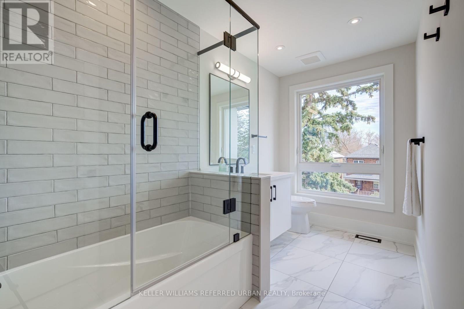 Photo 28 of 62 Ash Crescent, Toronto ON