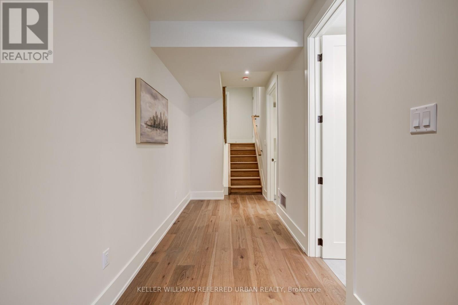 Photo 33 of 62 Ash Crescent, Toronto ON