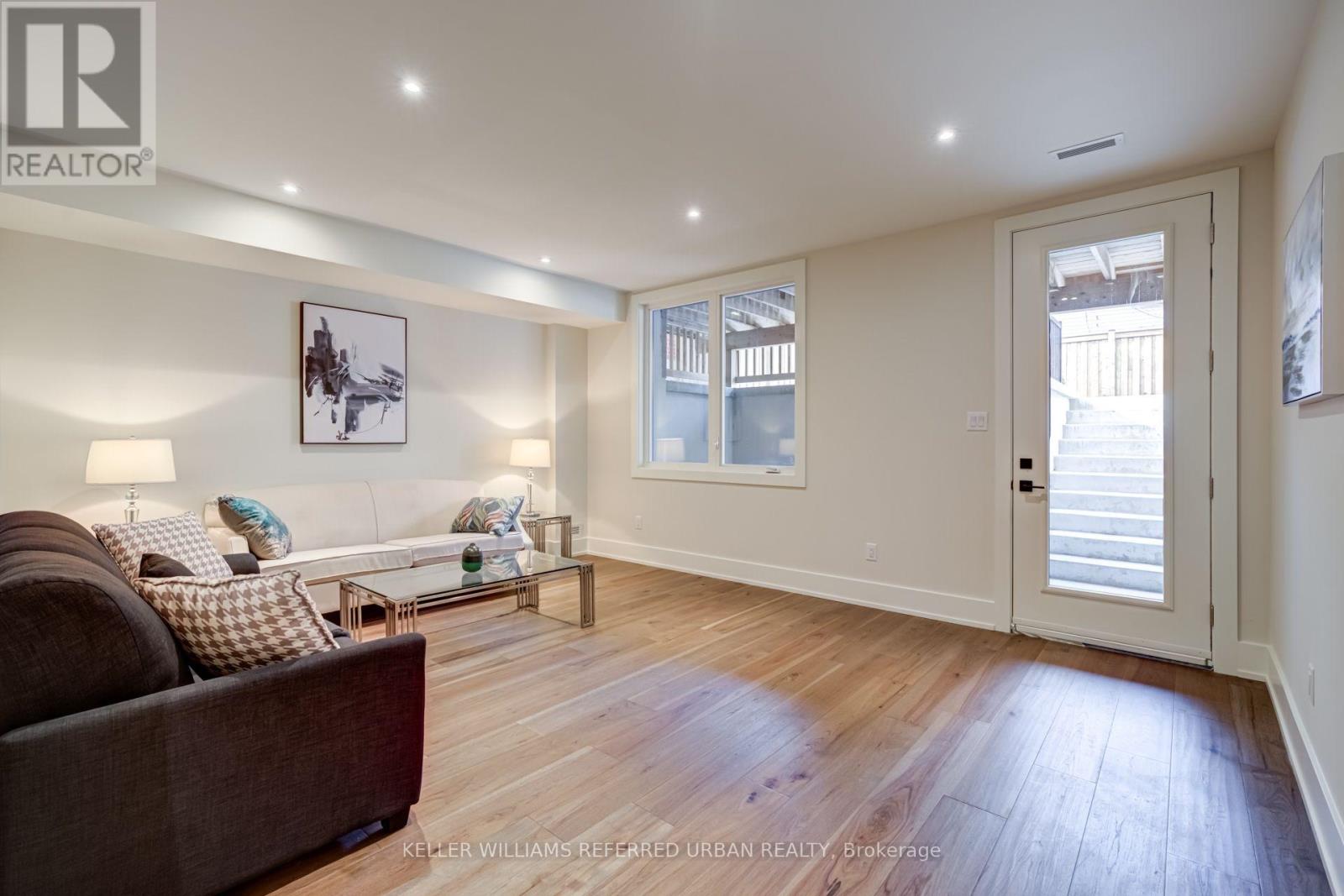 Photo 34 of 62 Ash Crescent, Toronto ON