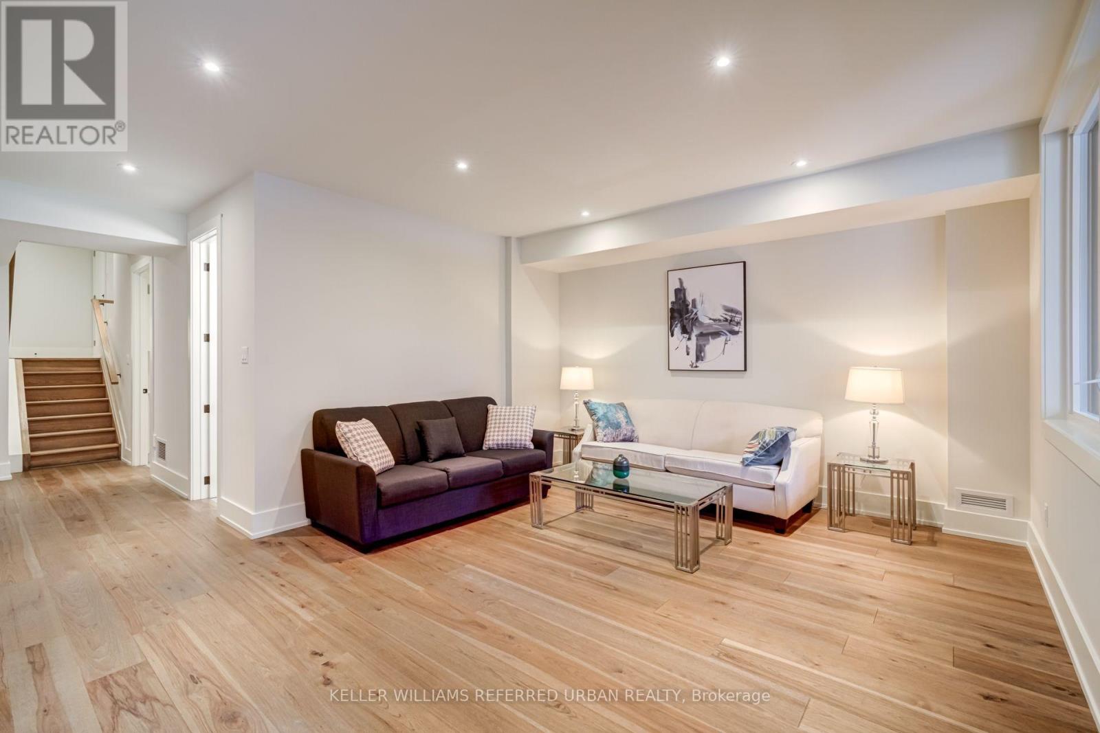 Photo 36 of 62 Ash Crescent, Toronto ON