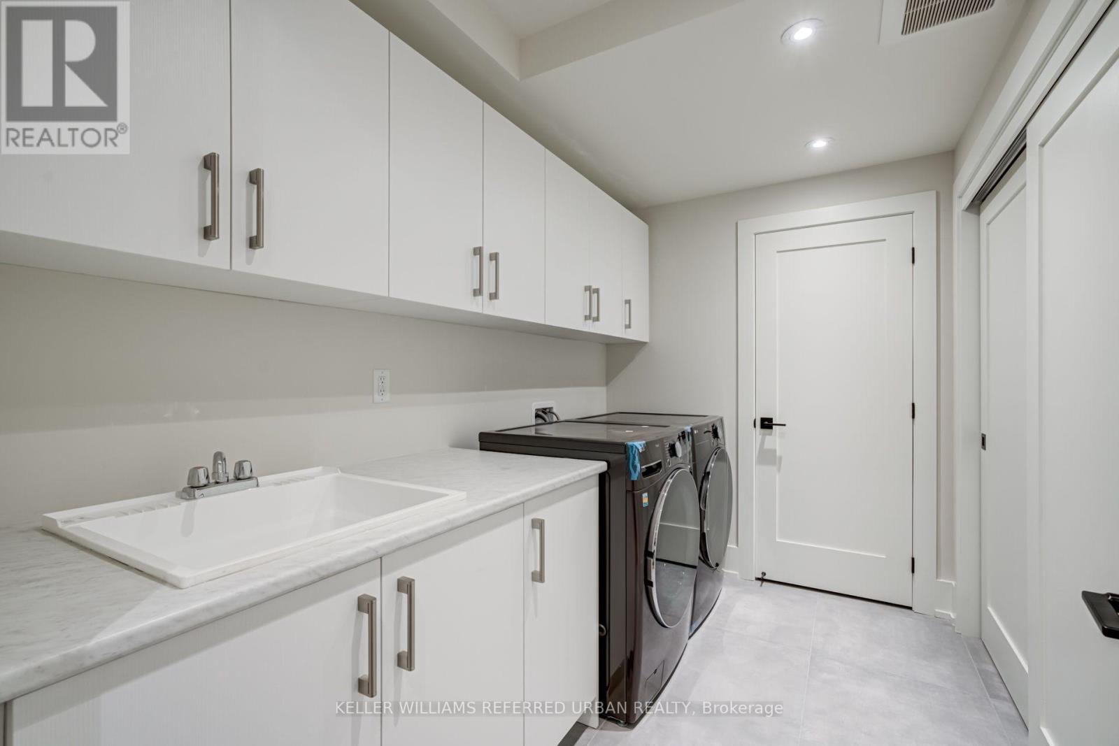 Photo 38 of 62 Ash Crescent, Toronto ON