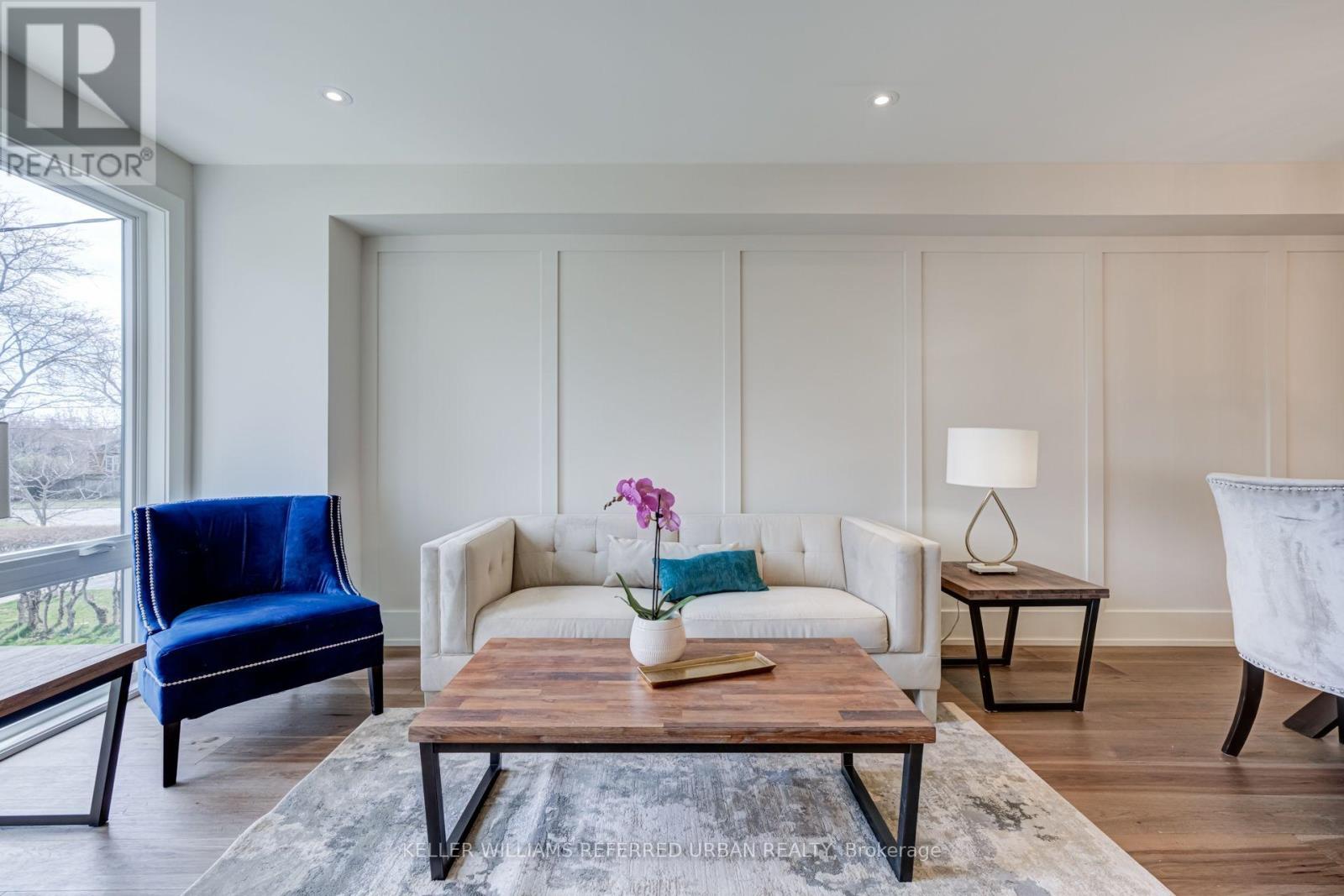 Photo 4 of 62 Ash Crescent, Toronto ON