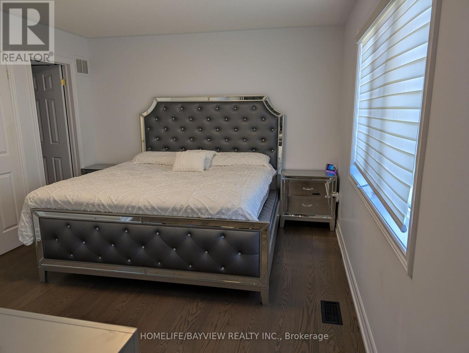 Photo 19 of 32 Devonsleigh Drive, Brampton ON