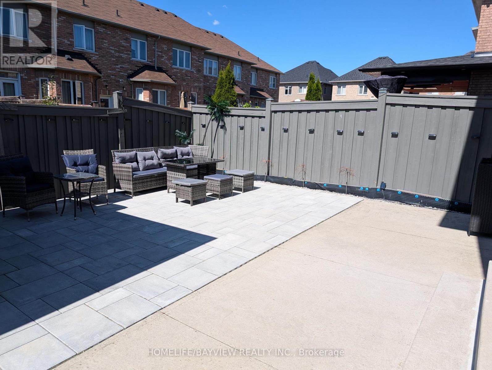 Photo 28 of 32 Devonsleigh Drive, Brampton ON