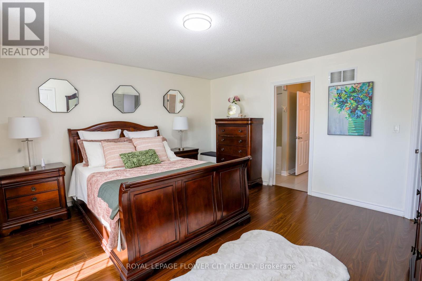 Photo 25 of 19 Teal Crest Circle, Brampton ON