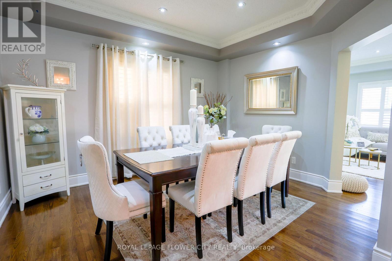 Photo 8 of 19 Teal Crest Circle, Brampton ON