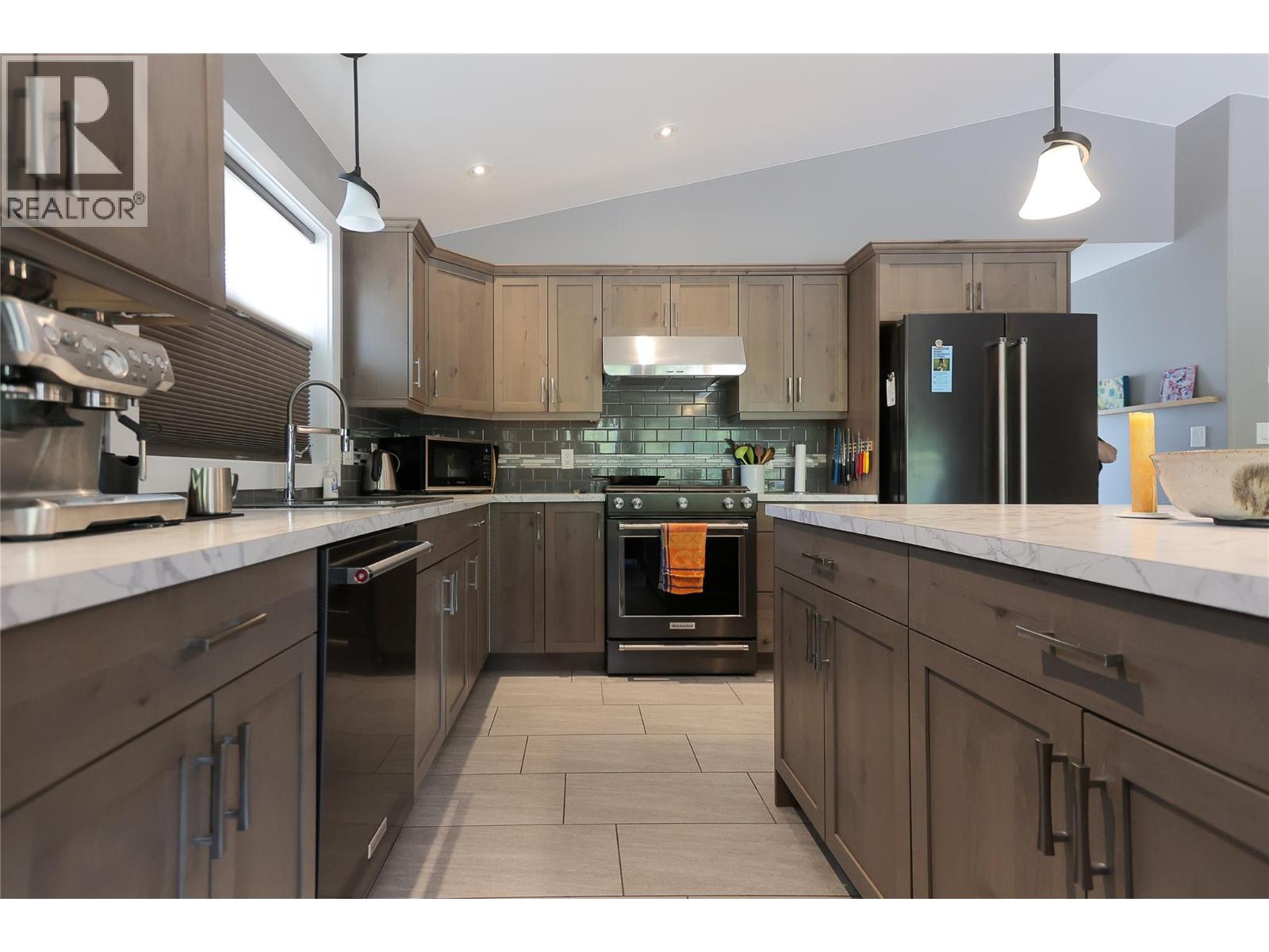 3905 16TH Avenue, Castlegar