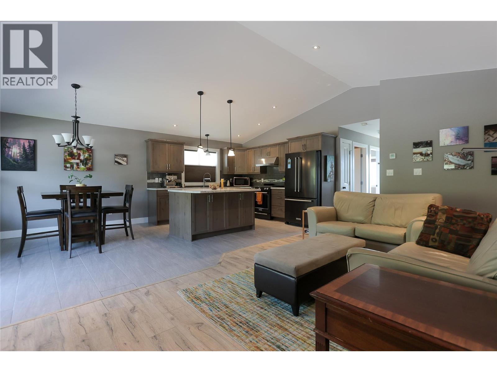 3905 16TH Avenue, Castlegar
