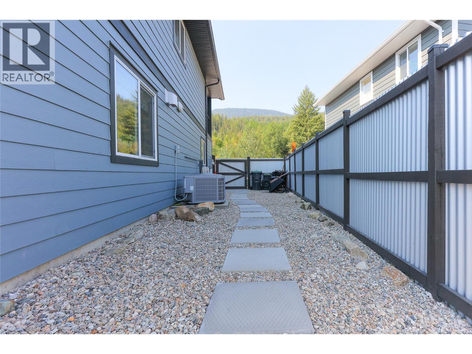 3905 16TH Avenue, Castlegar