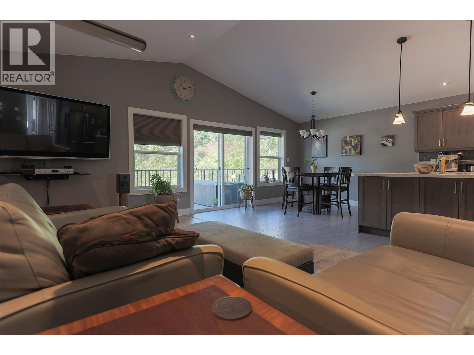 3905 16TH Avenue, Castlegar