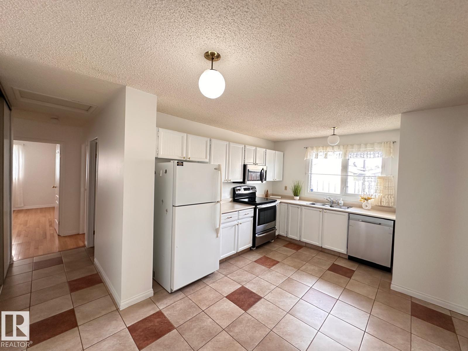 Photo 2 of 4120 135 Av Nw, Edmonton AB