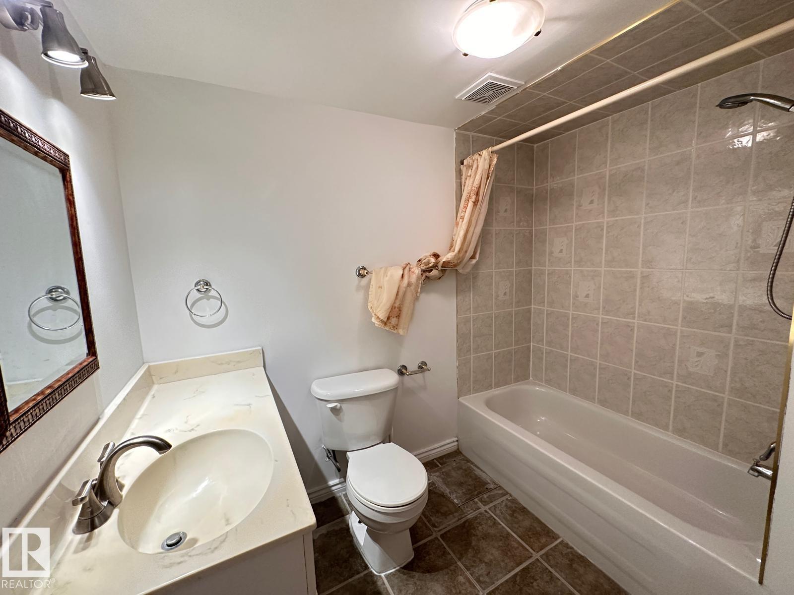 Photo 18 of 4120 135 Av Nw, Edmonton AB