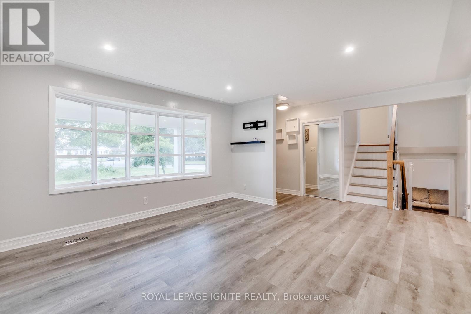 Photo 8 of 1761 Daleview Crescent, Cambridge ON