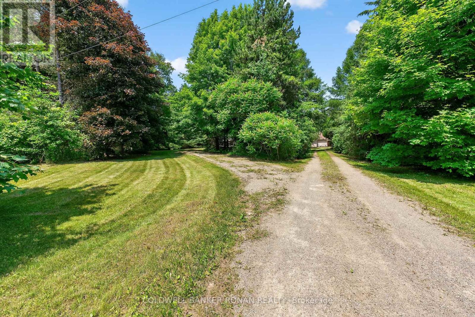 Photo 3 of 388055 Mono Center Road, Mono ON