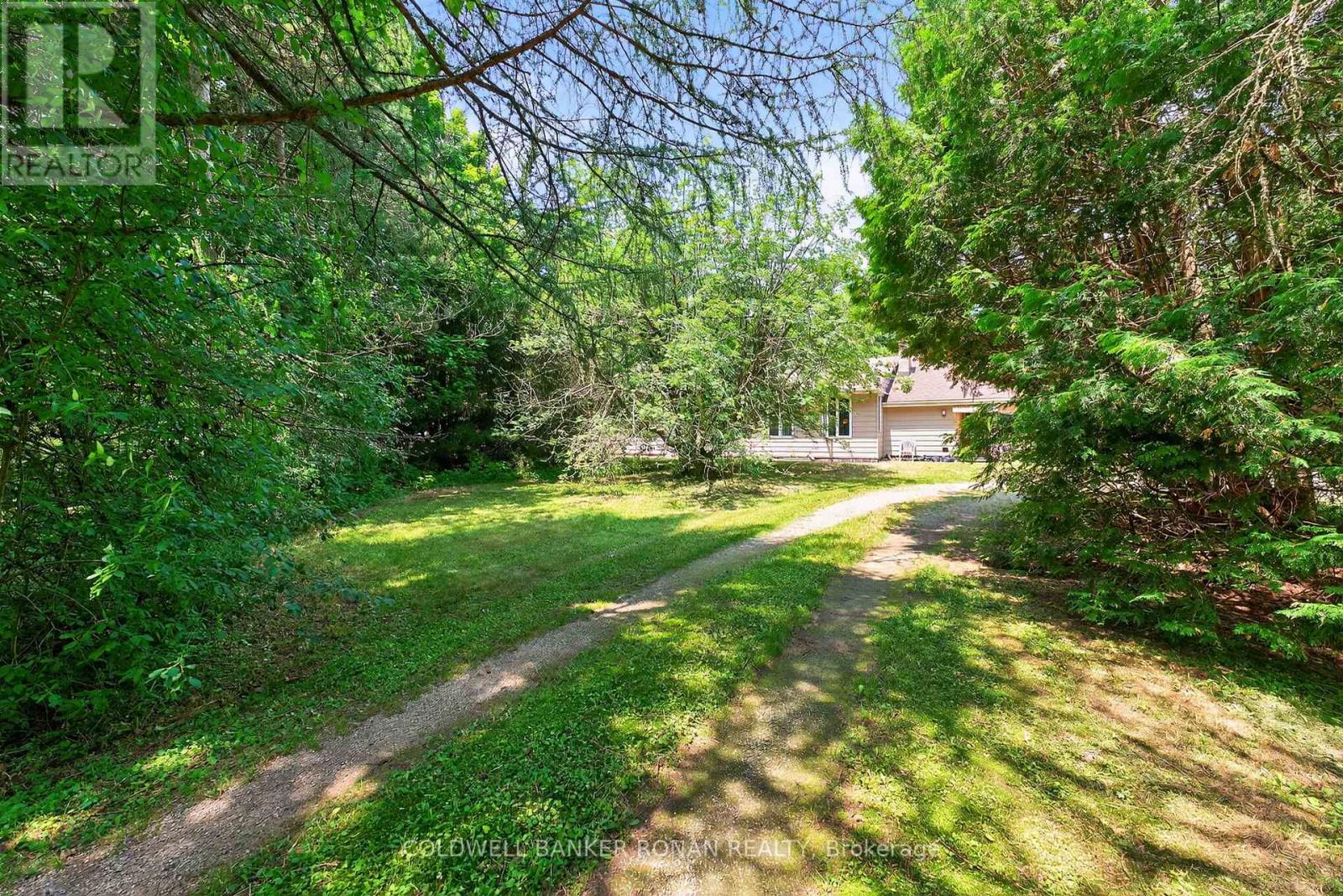 Photo 4 of 388055 Mono Center Road, Mono ON