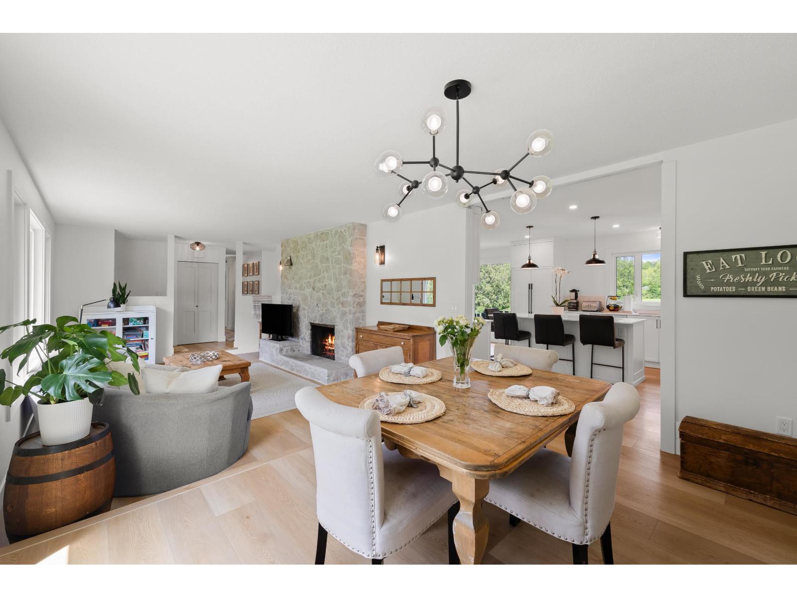 Photo 10 of 22125 102 Avenue, Langley BC