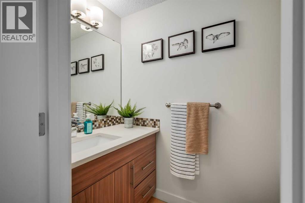 Single Family House for Sale in B  Avenue SW Kingsland Calgary 