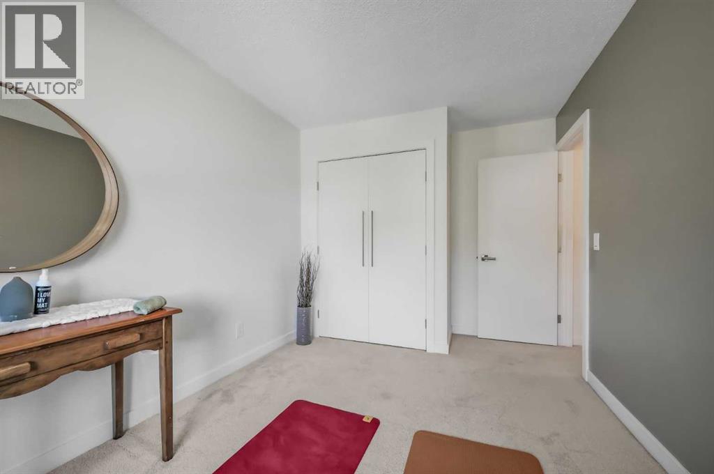 Single Family House for Sale in B  Avenue SW Kingsland Calgary 