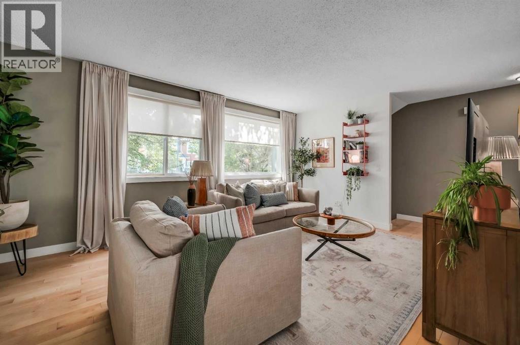 Single Family House for Sale in B  Avenue SW Kingsland Calgary 