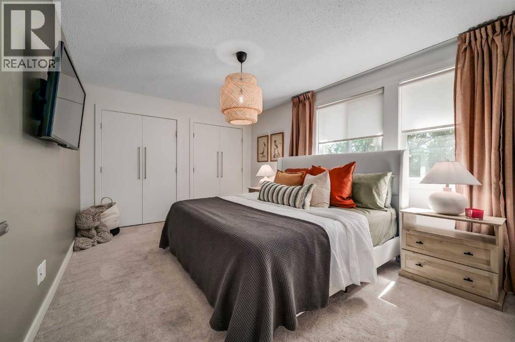 Single Family House for Sale in B  Avenue SW Kingsland Calgary 