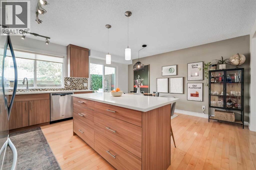 Single Family House for Sale in B  Avenue SW Kingsland Calgary 