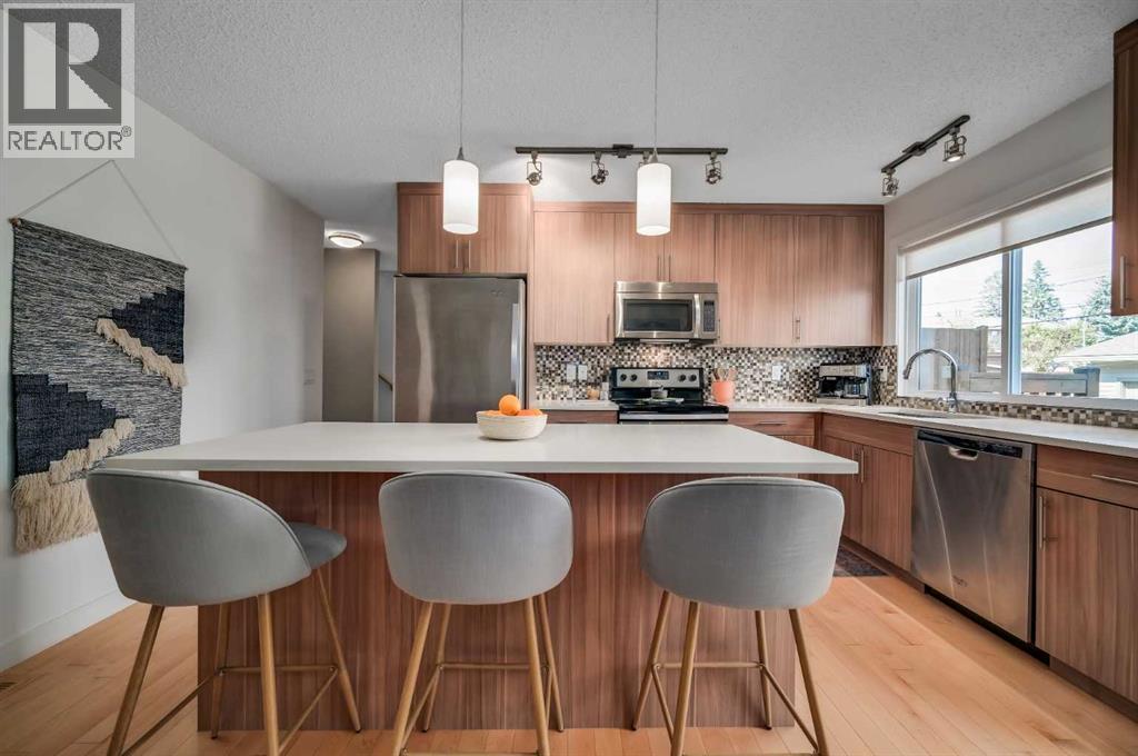 Single Family House for Sale in B  Avenue SW Kingsland Calgary 