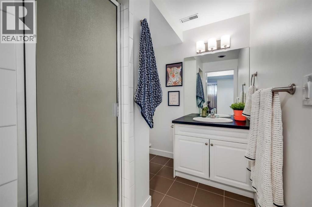 Single Family House for Sale in B  Avenue SW Kingsland Calgary 