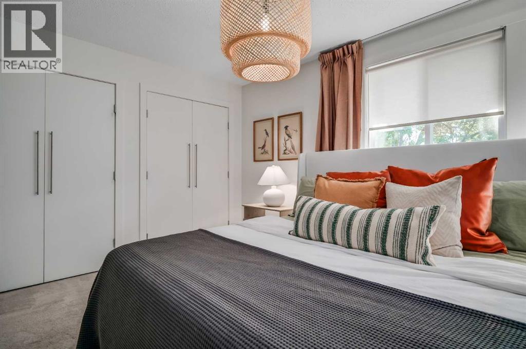 Single Family House for Sale in B  Avenue SW Kingsland Calgary 