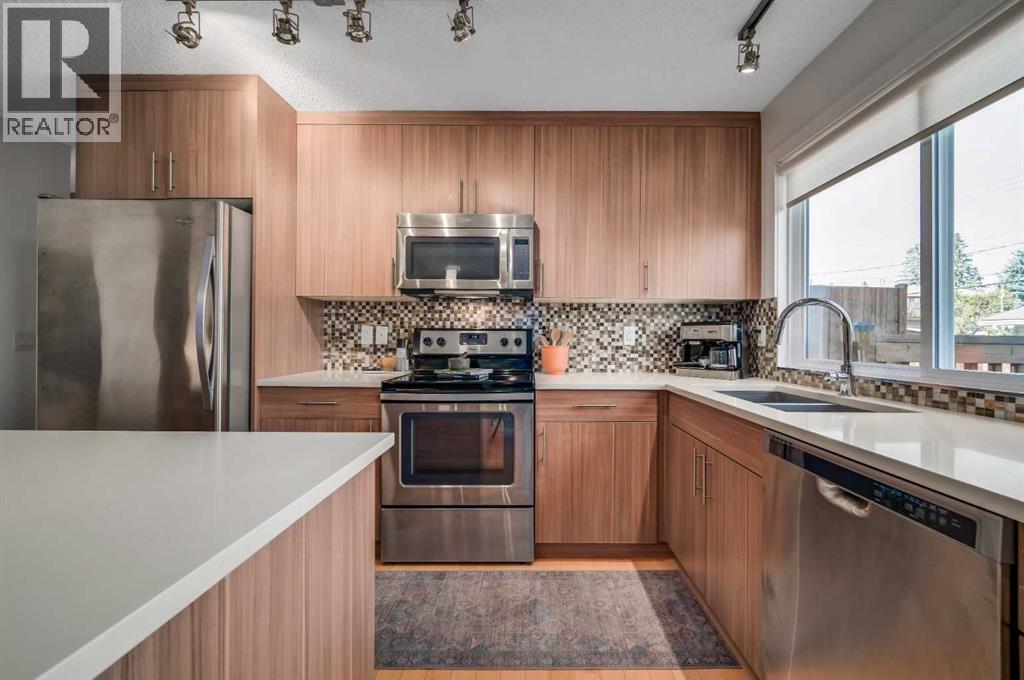 Single Family House for Sale in B  Avenue SW Kingsland Calgary 