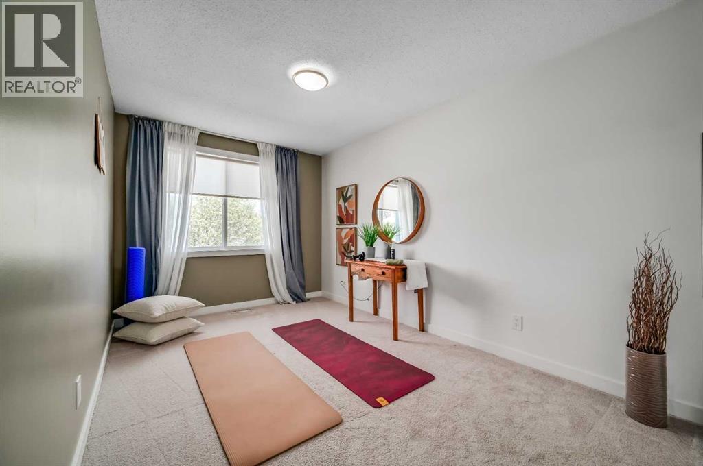 Single Family House for Sale in B  Avenue SW Kingsland Calgary 