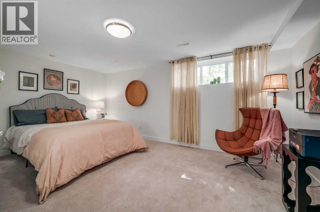 Single Family House for Sale in B  Avenue SW Kingsland Calgary 