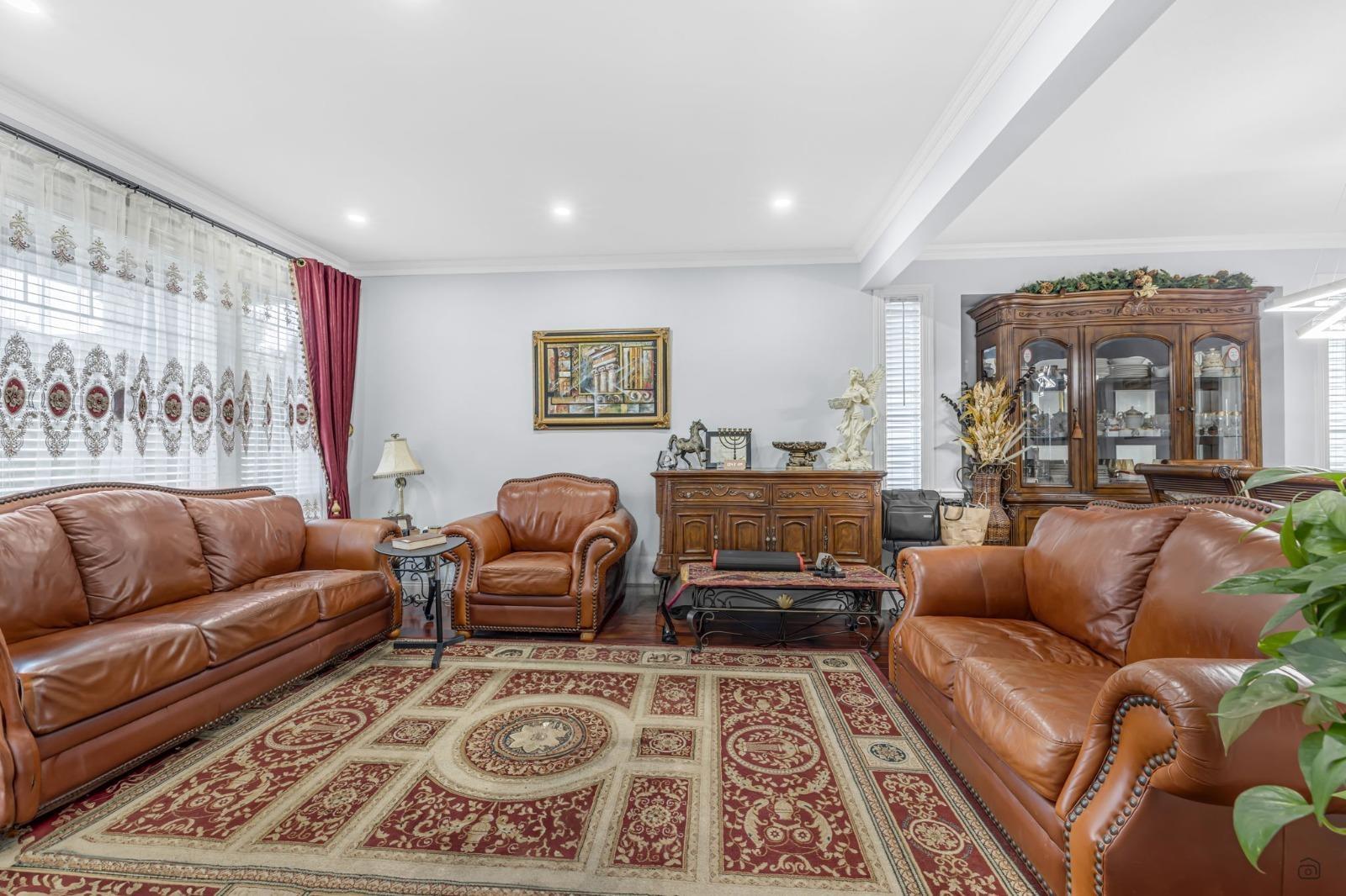 Photo 9 of 15039 69 Avenue, Surrey BC