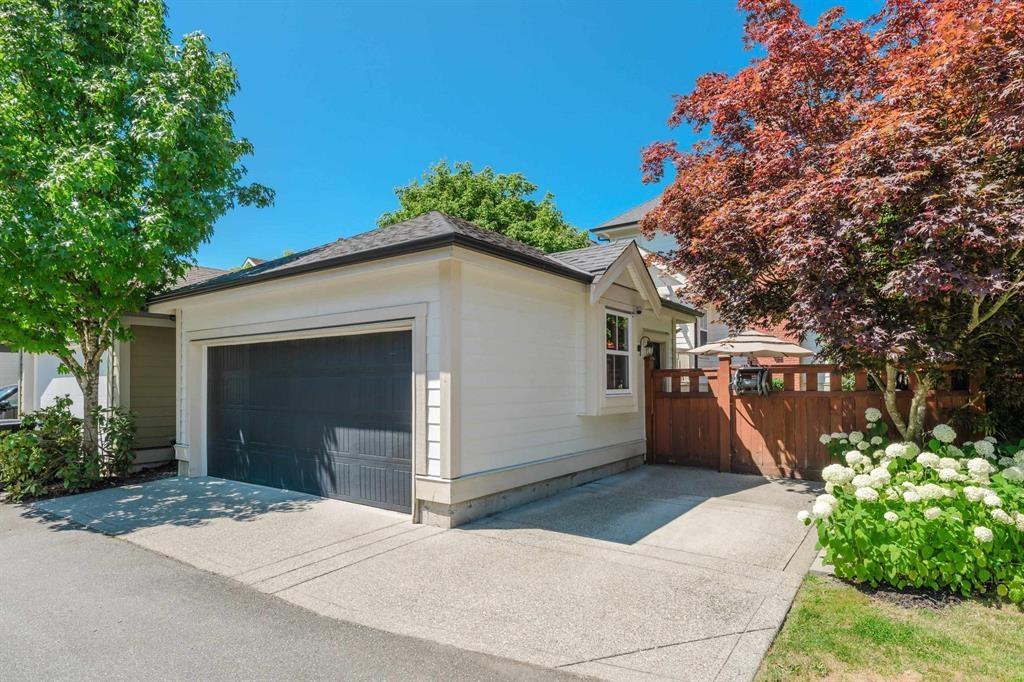 Photo 12 of 23072 Muench Trail, Langley BC