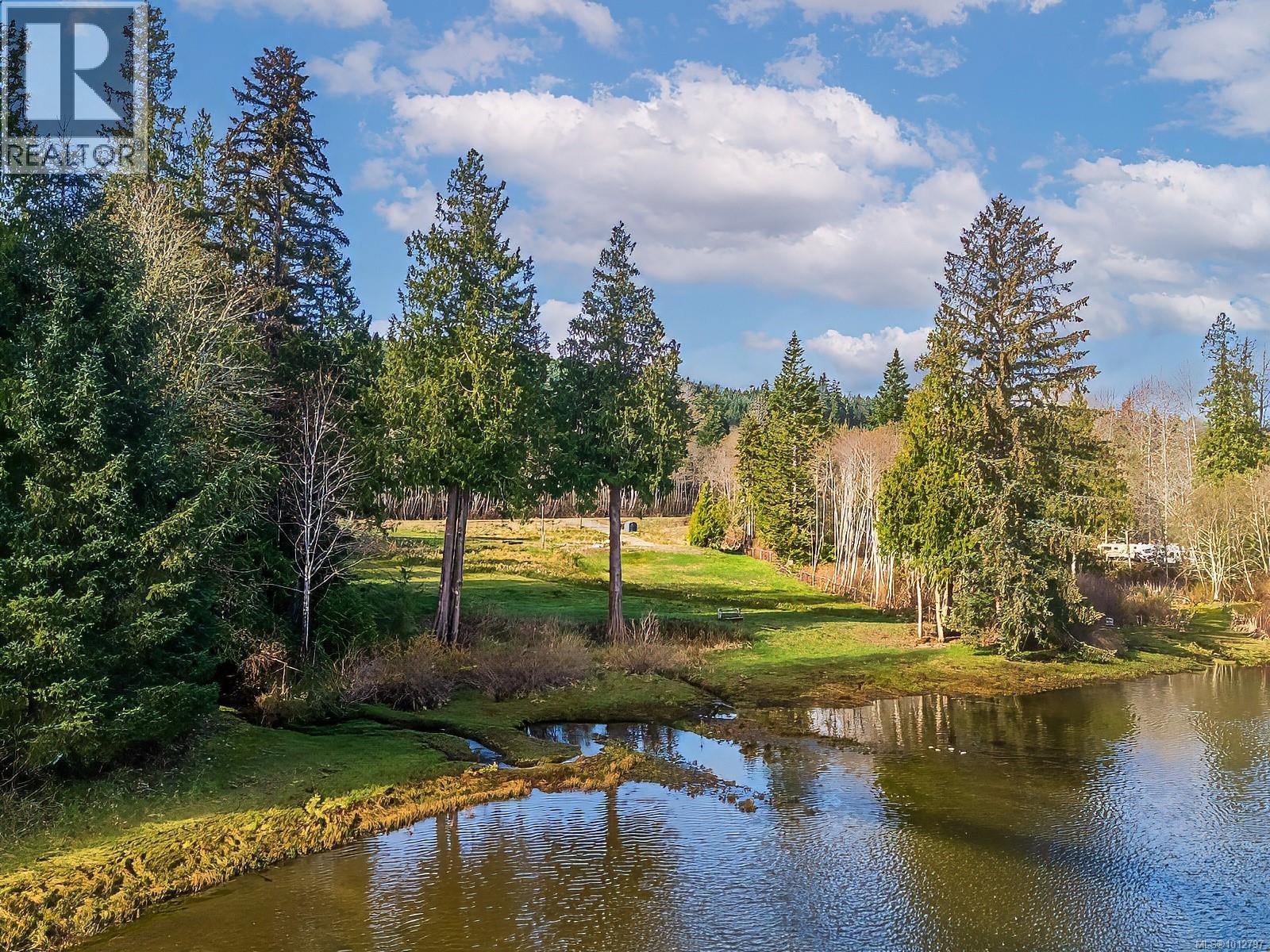 Photo 16 of 8460 Penny Lane, Fanny Bay BC