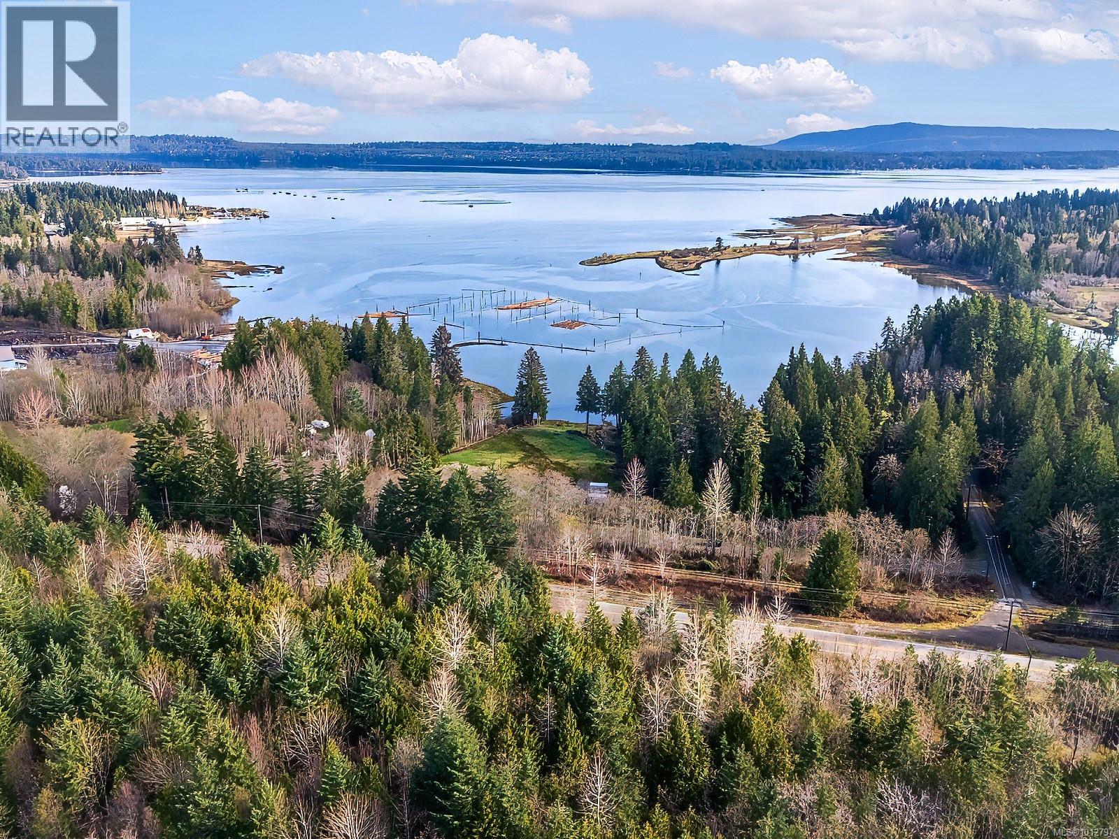Photo 4 of 8460 Penny Lane, Fanny Bay BC