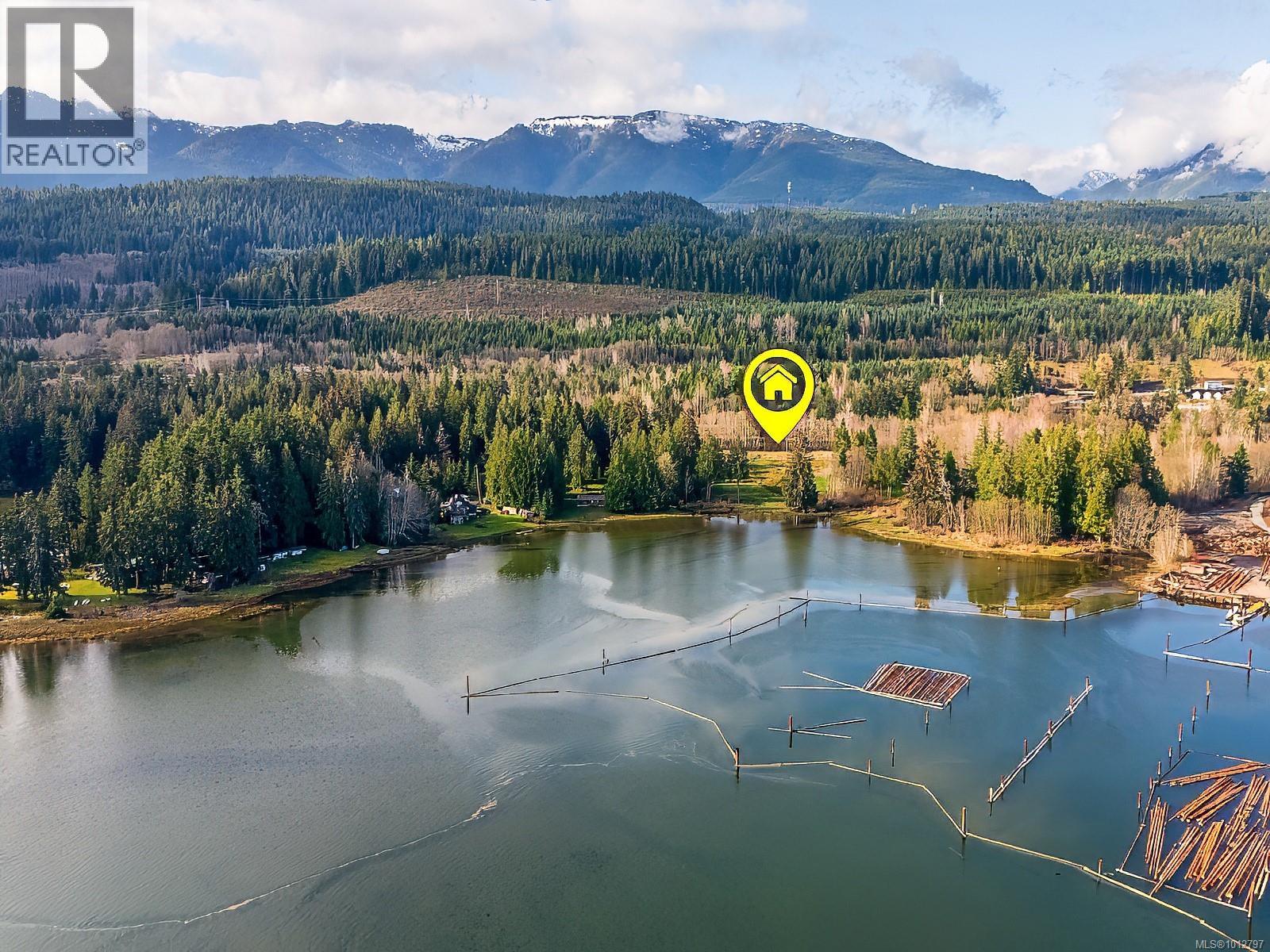 Photo 5 of 8460 Penny Lane, Fanny Bay BC