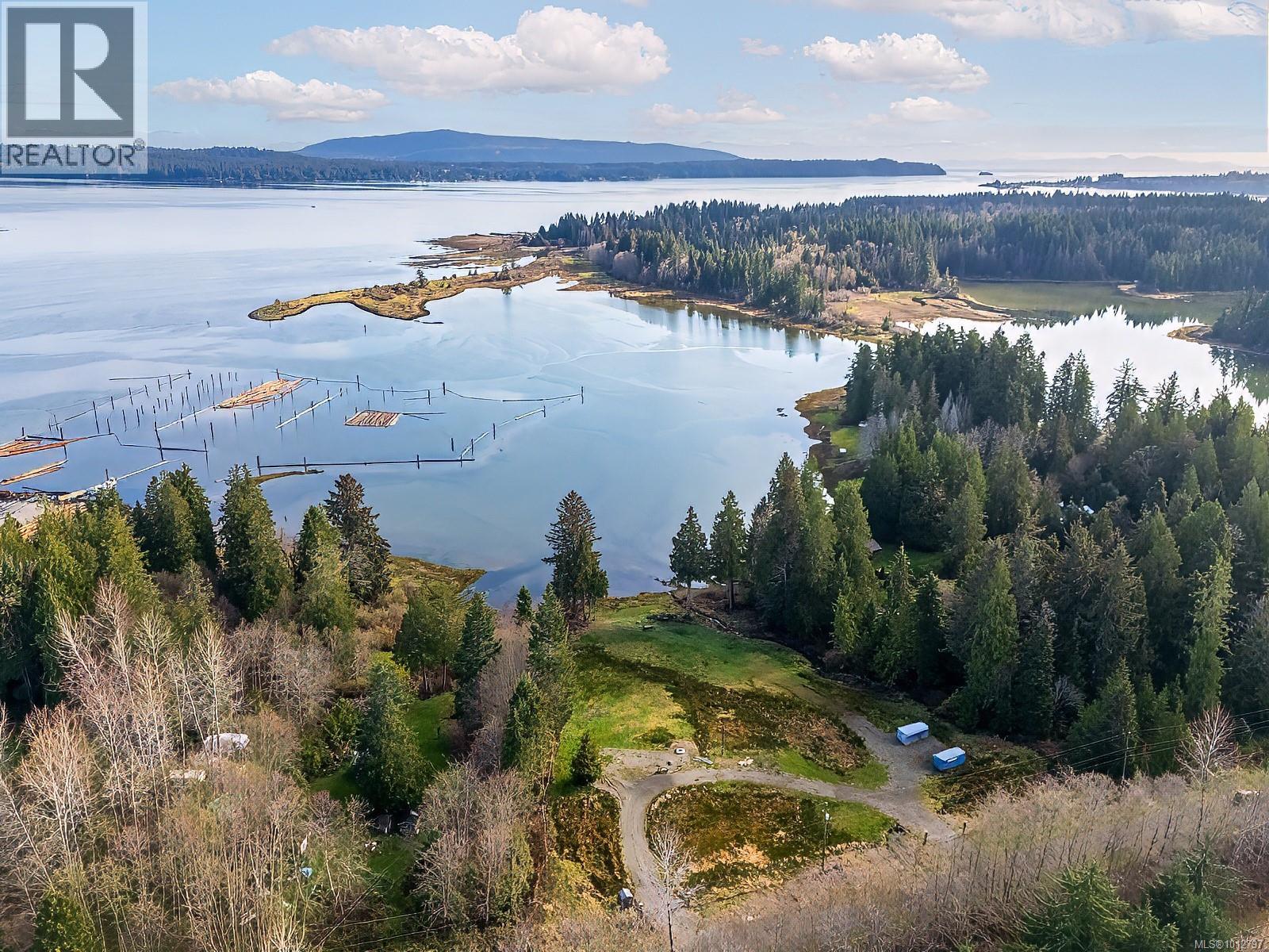 Photo 7 of 8460 Penny Lane, Fanny Bay BC
