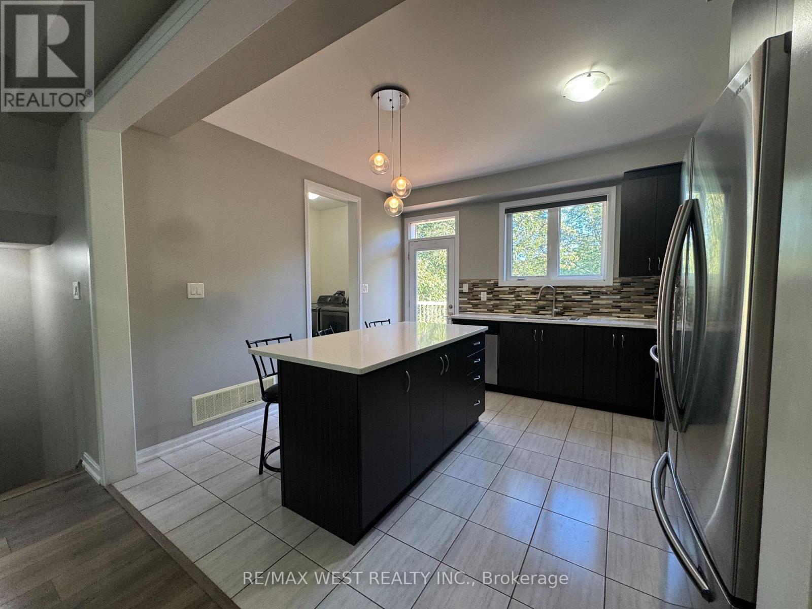 Photo 13 of 58 Heron Park Place, Toronto ON