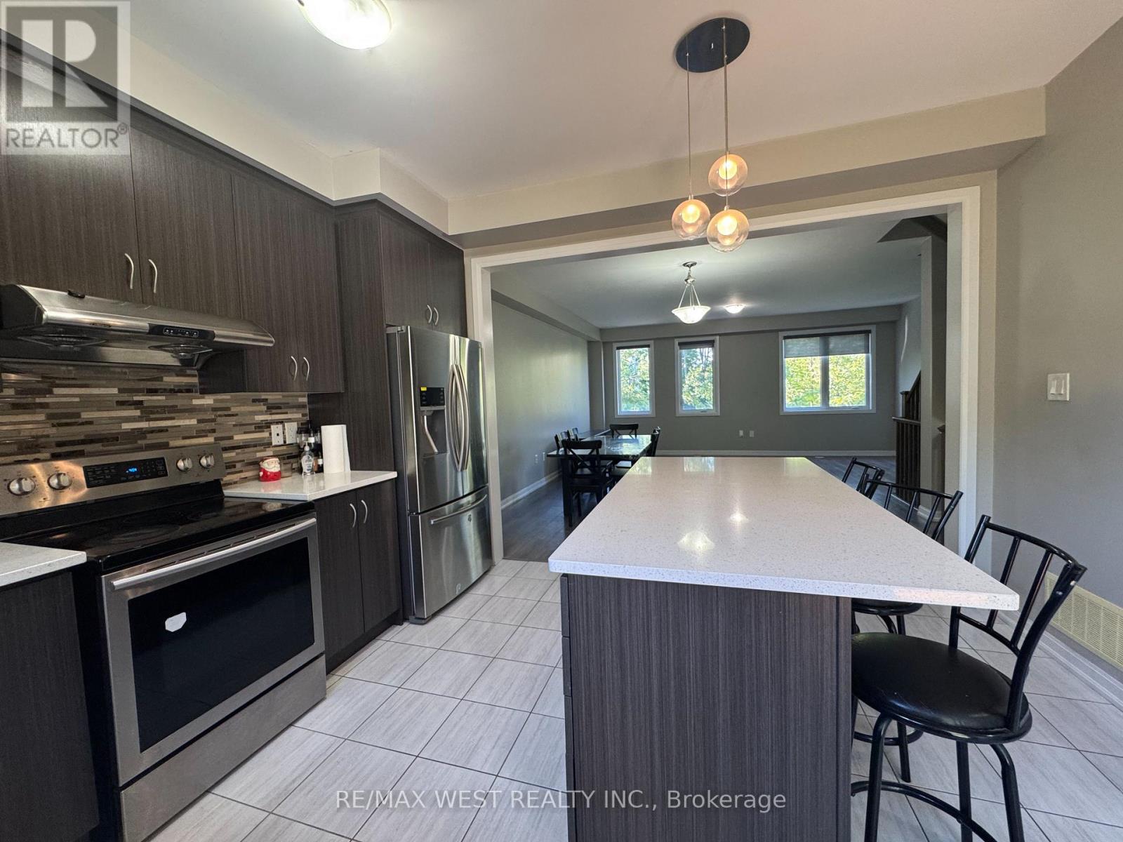 Photo 12 of 58 Heron Park Place, Toronto ON