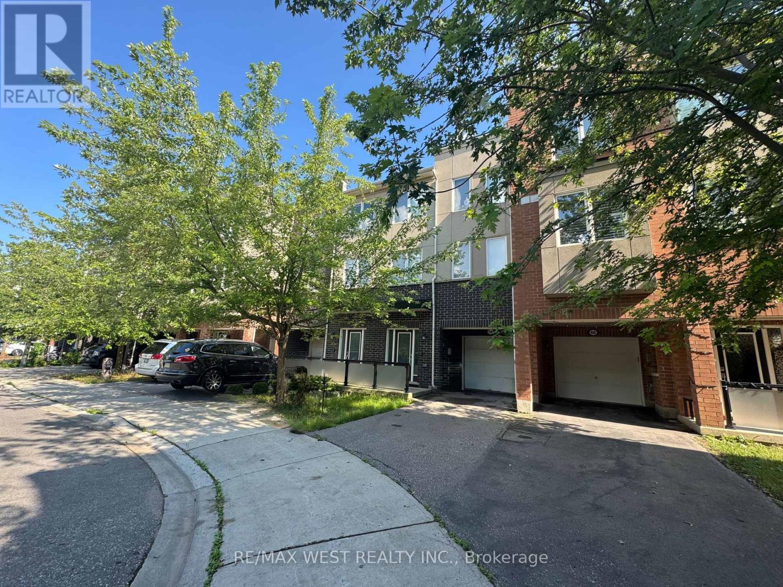 Photo 2 of 58 Heron Park Place, Toronto ON