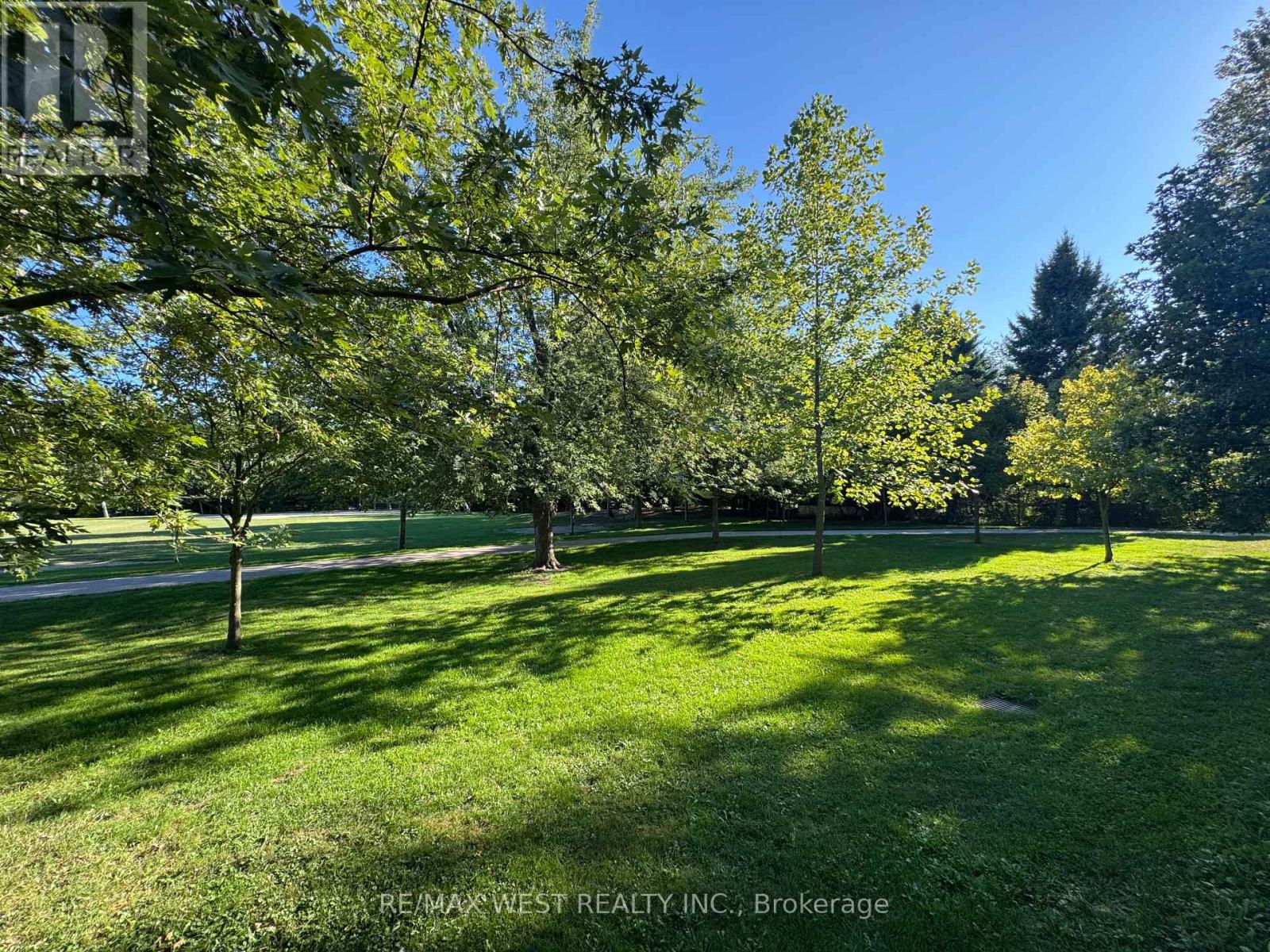 Photo 37 of 58 Heron Park Place, Toronto ON