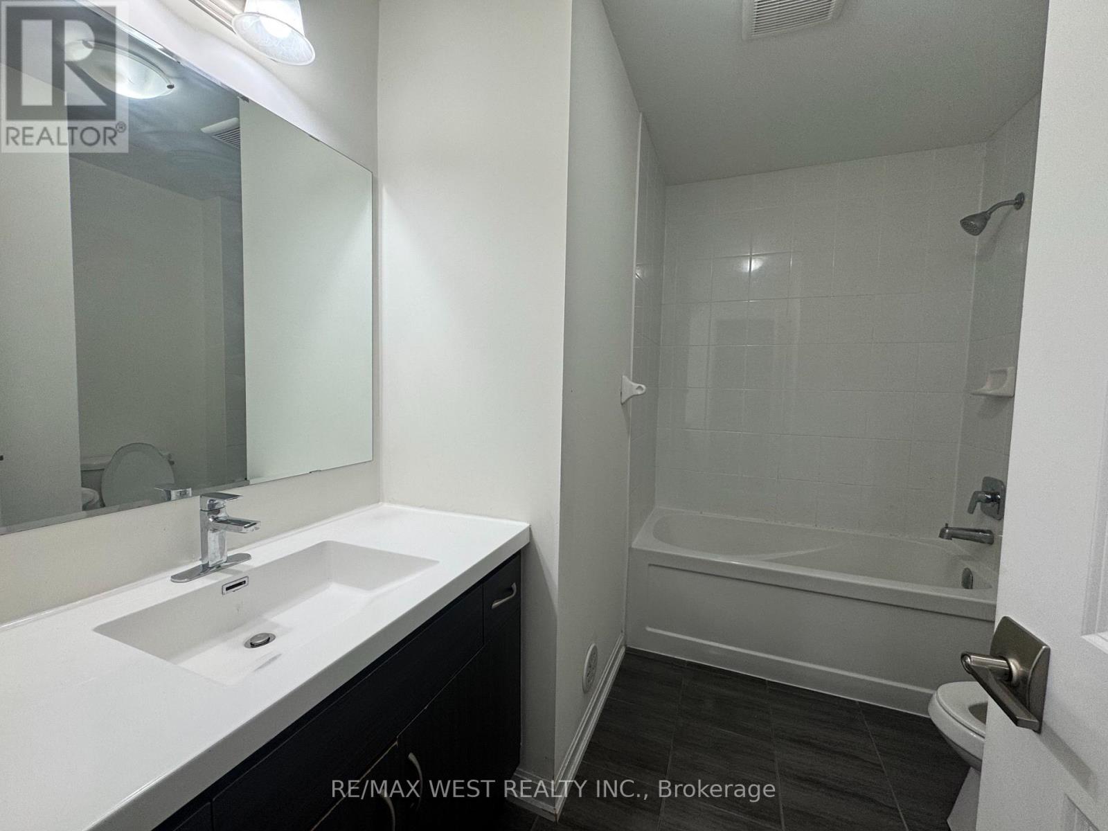 Photo 34 of 58 Heron Park Place, Toronto ON