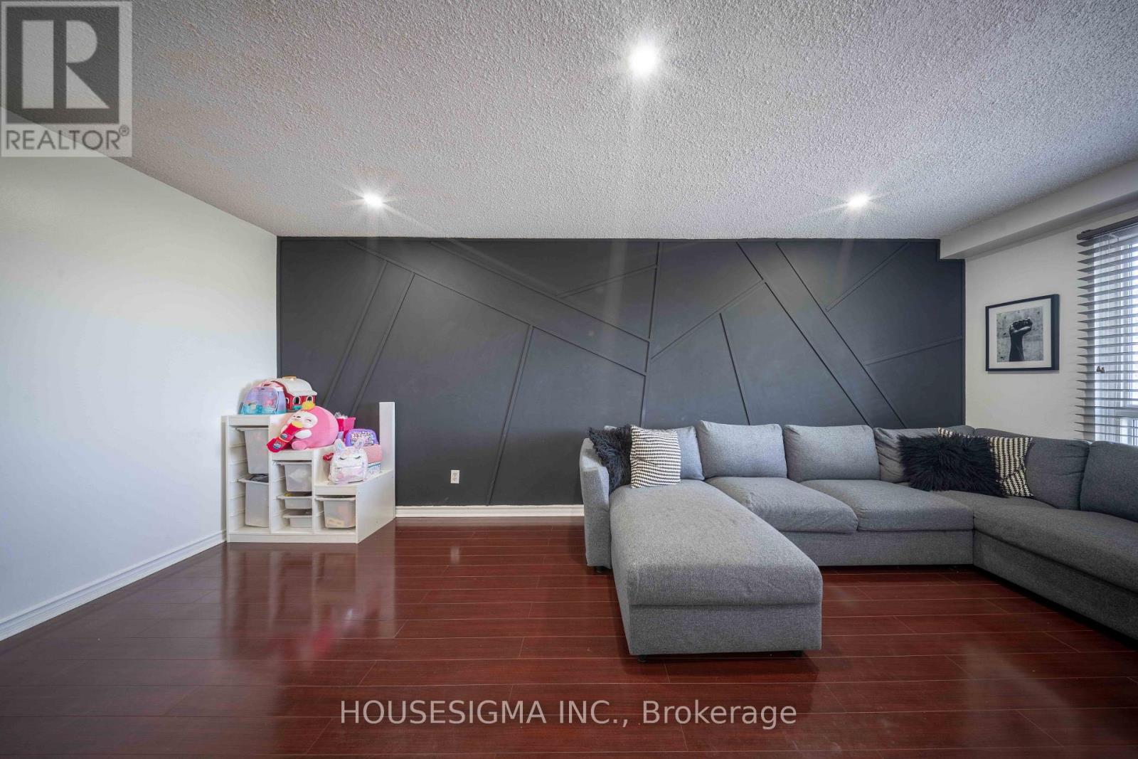 Photo 10 of 82 321 Blackthorn Street, Oshawa ON