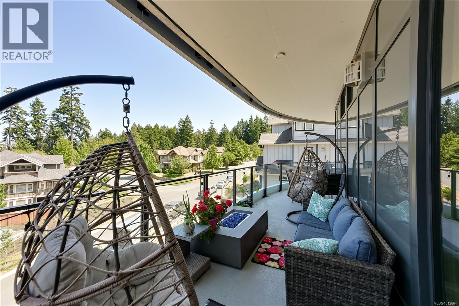 Photo 10 of 402 2000 Hannington Rd, Langford BC